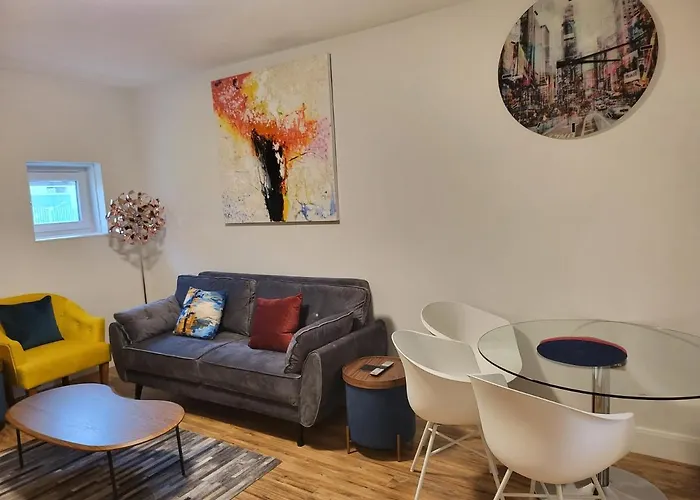 Garland Contemporary Central London Apartment
