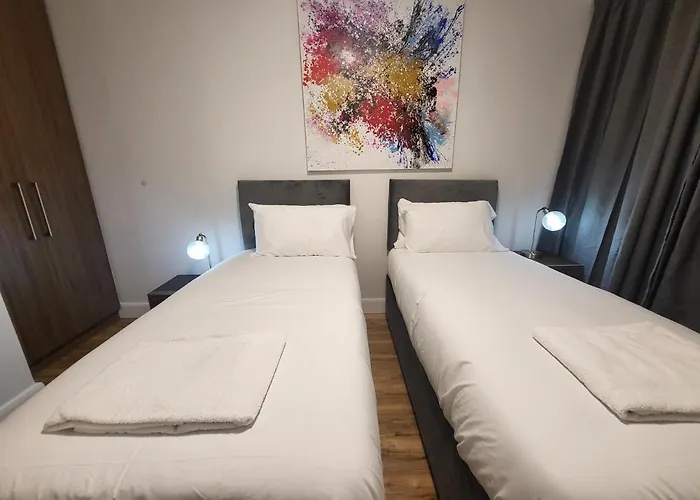 Garland Contemporary Central London Apartment