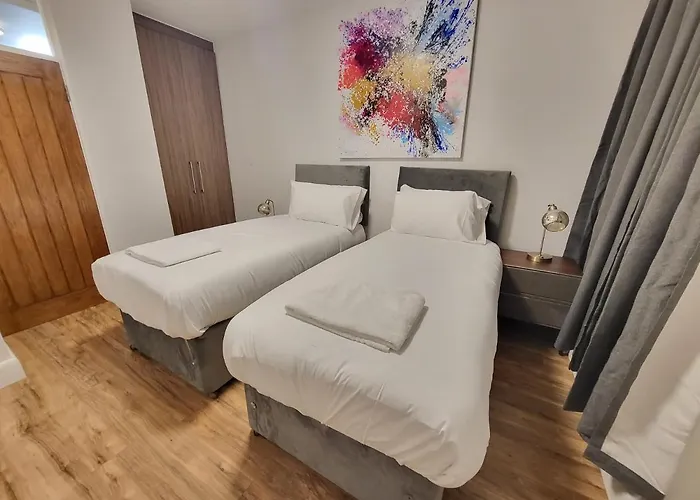 Garland Contemporary Central London Apartment
